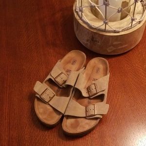 Birkenstocks in taupe suede size 41